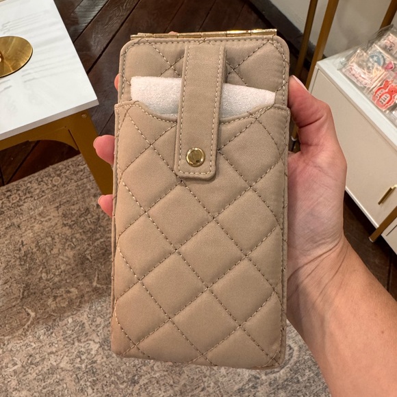 Tan quilted cellphone crossbody - Picture 1 of 4
